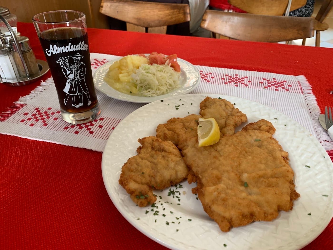 Frisches Schnitzel, geklopft wie bei Oma